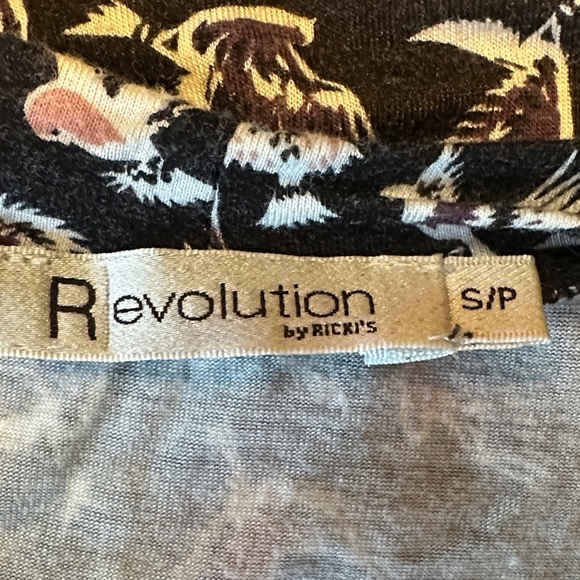 🌸Ricki's Black and White Bird Pattern sleeveless Top - Picture 7 of 9